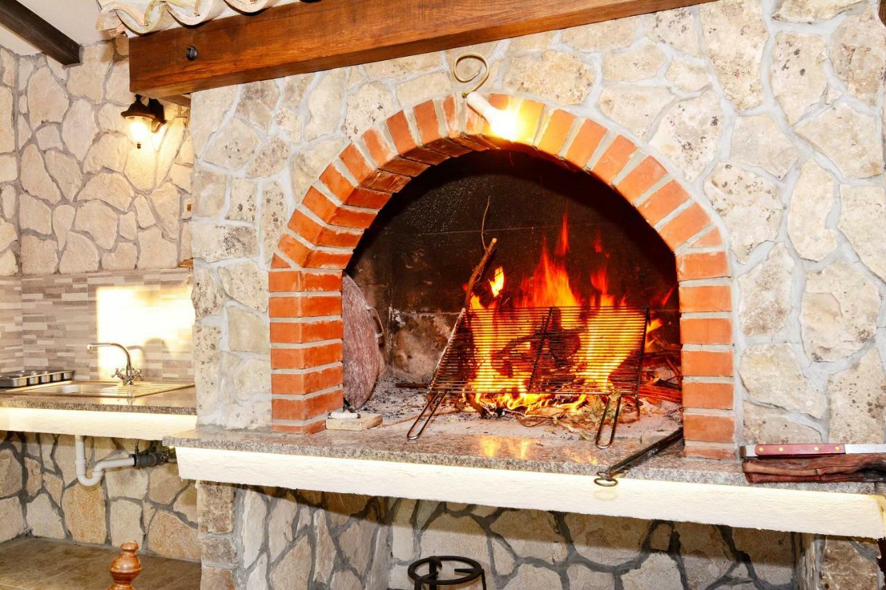 הוילה Stone House וודיצה מראה חיצוני תמונה
